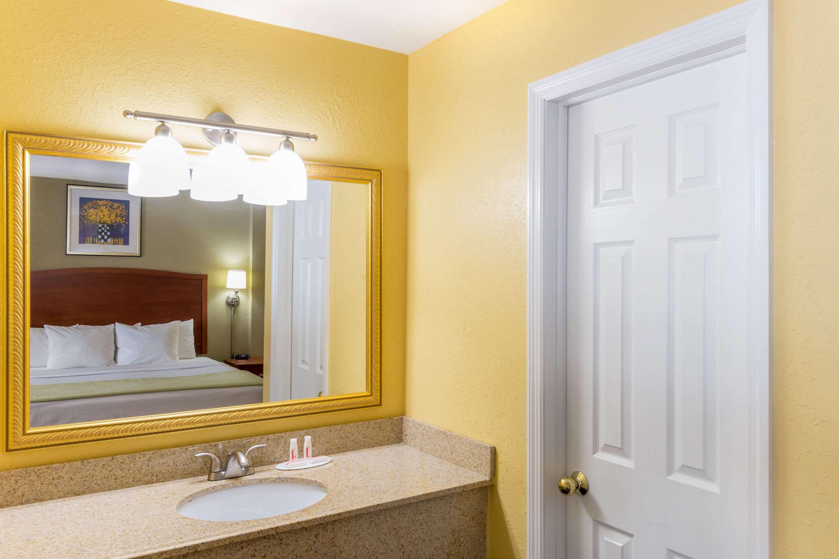 Quality Inn بكبسي المظهر الخارجي الصورة