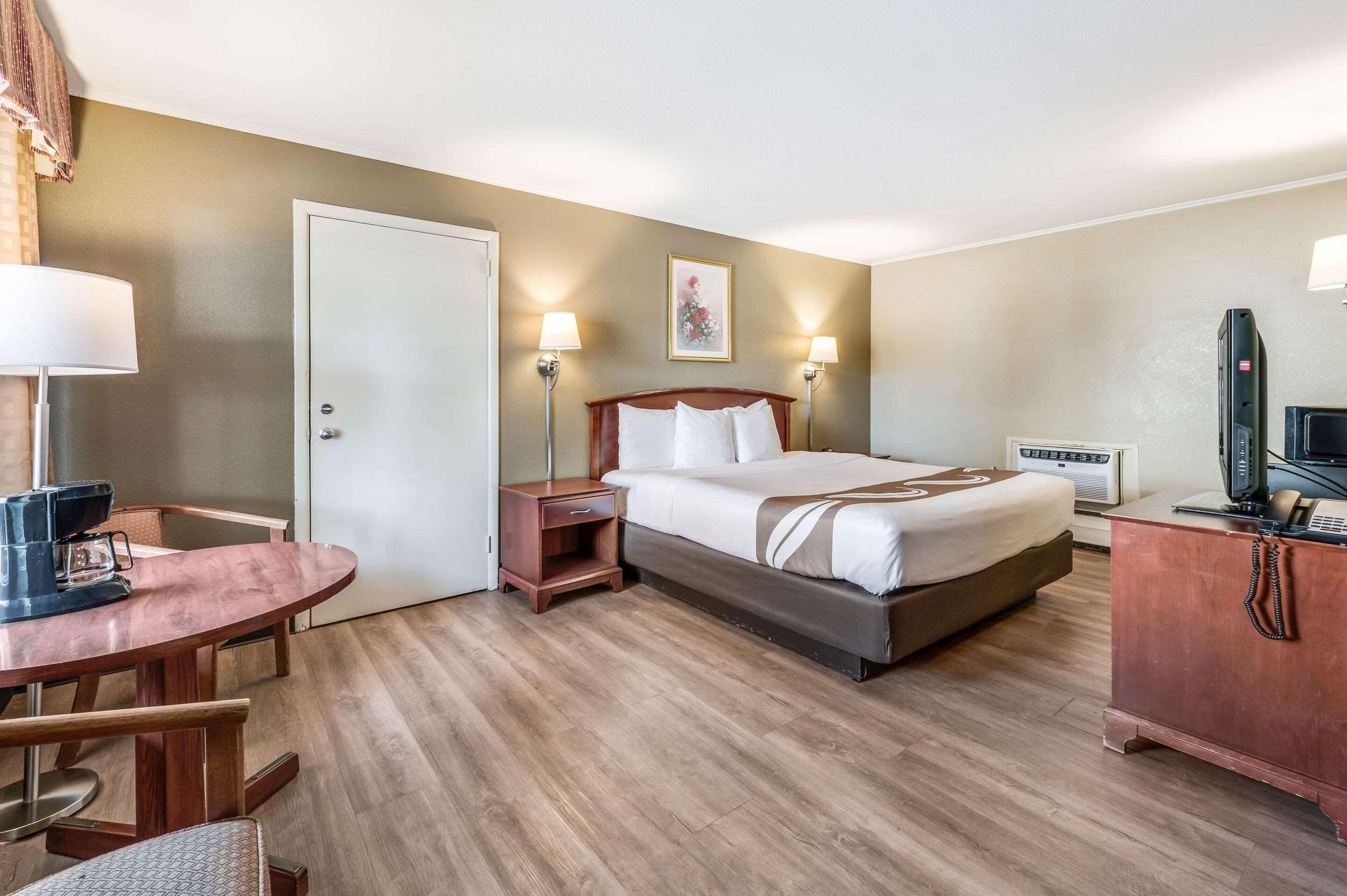 Quality Inn بكبسي المظهر الخارجي الصورة