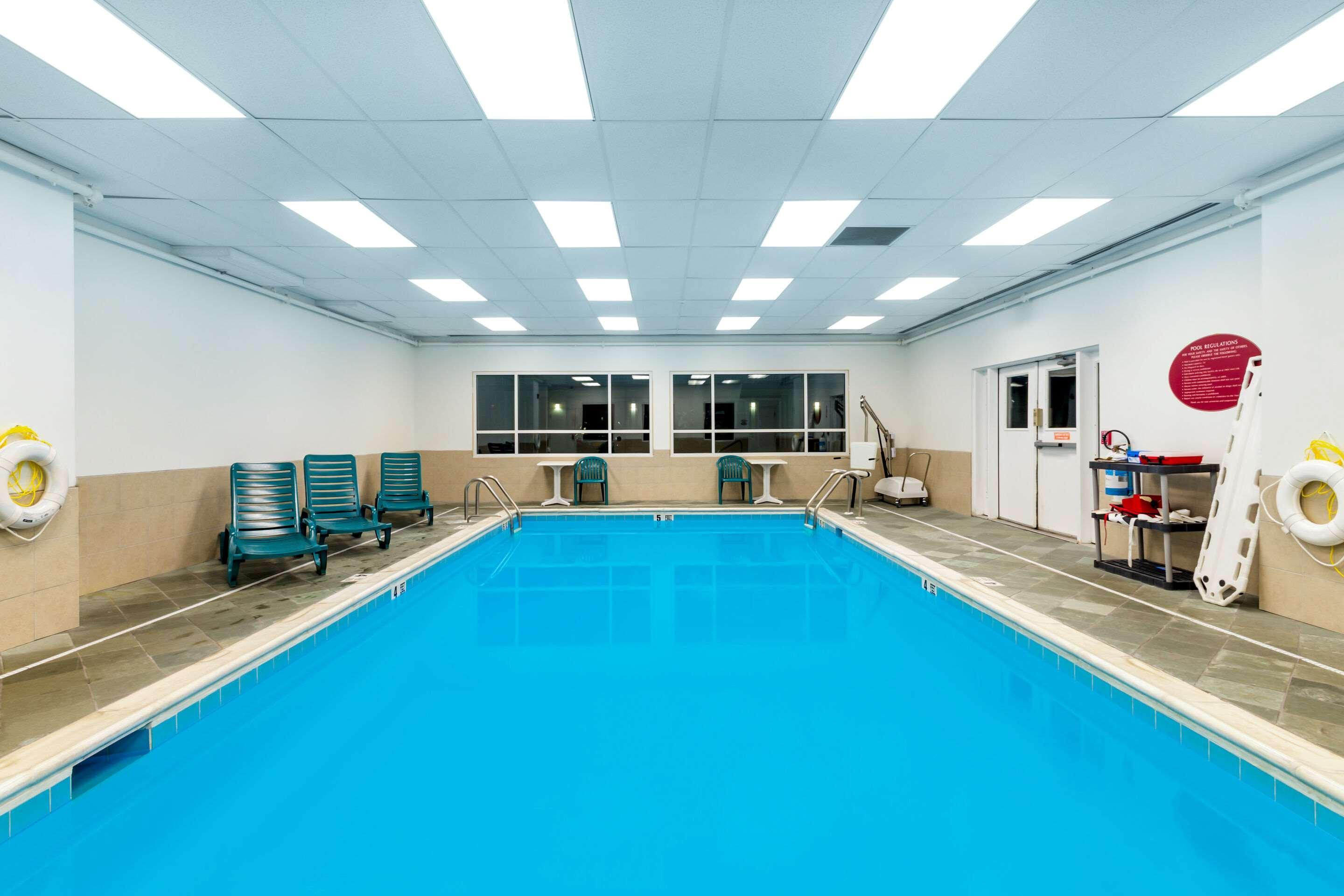 Quality Inn بكبسي المظهر الخارجي الصورة